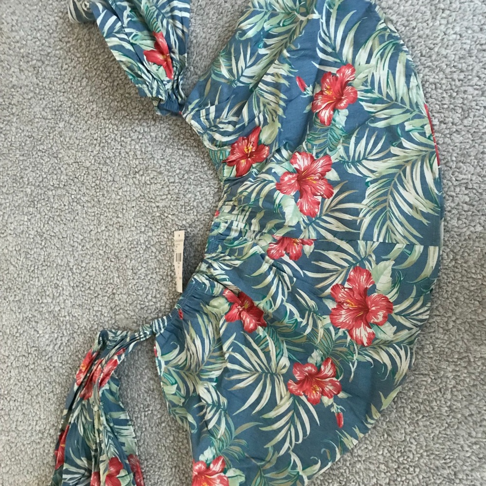 Cropped off-the shoulder summer top!!